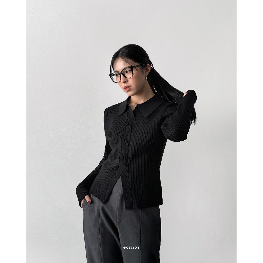 ECINOS - Marketing Twisted Knit Top
