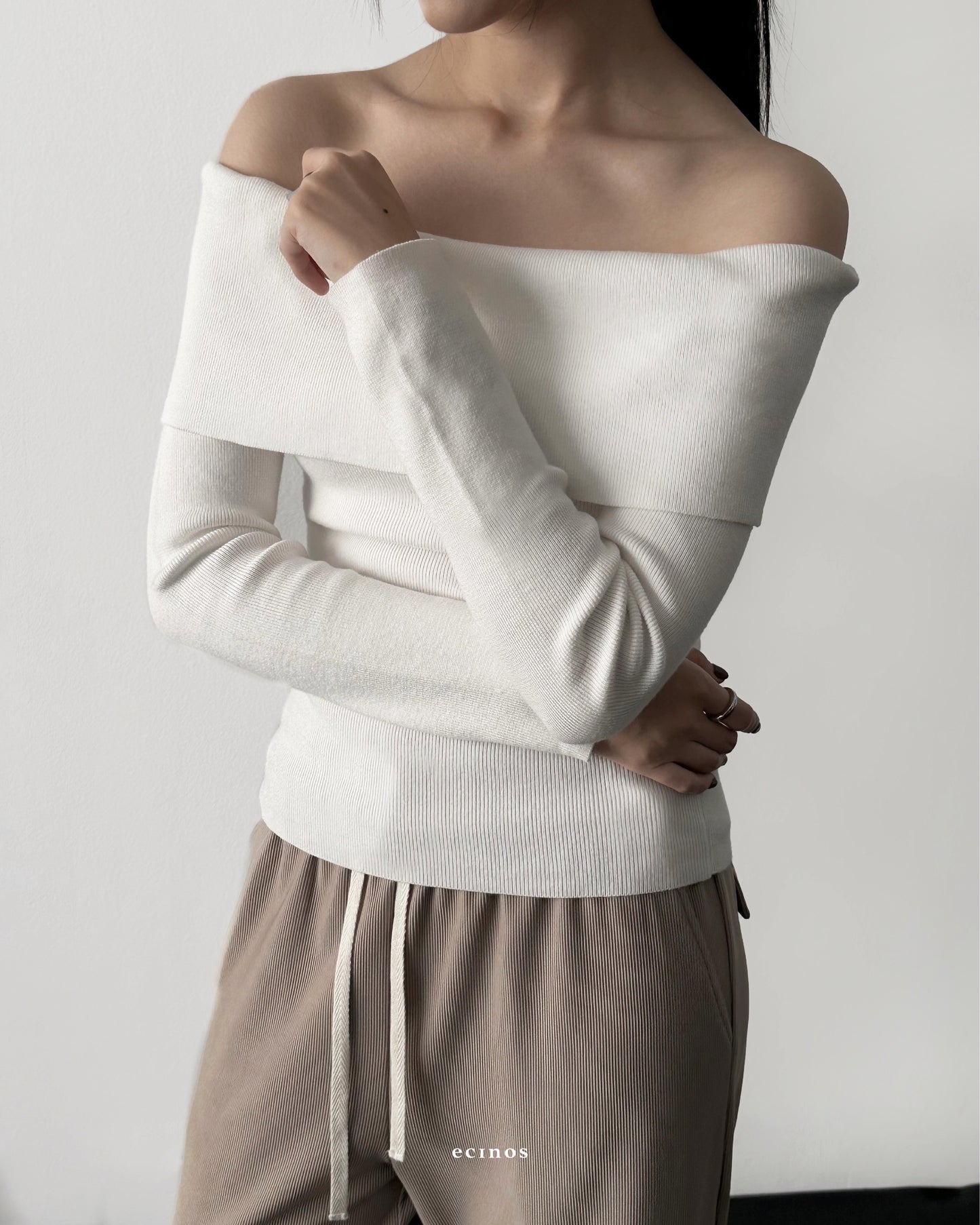 ECINOS - HR Off Shoulder Knit Top