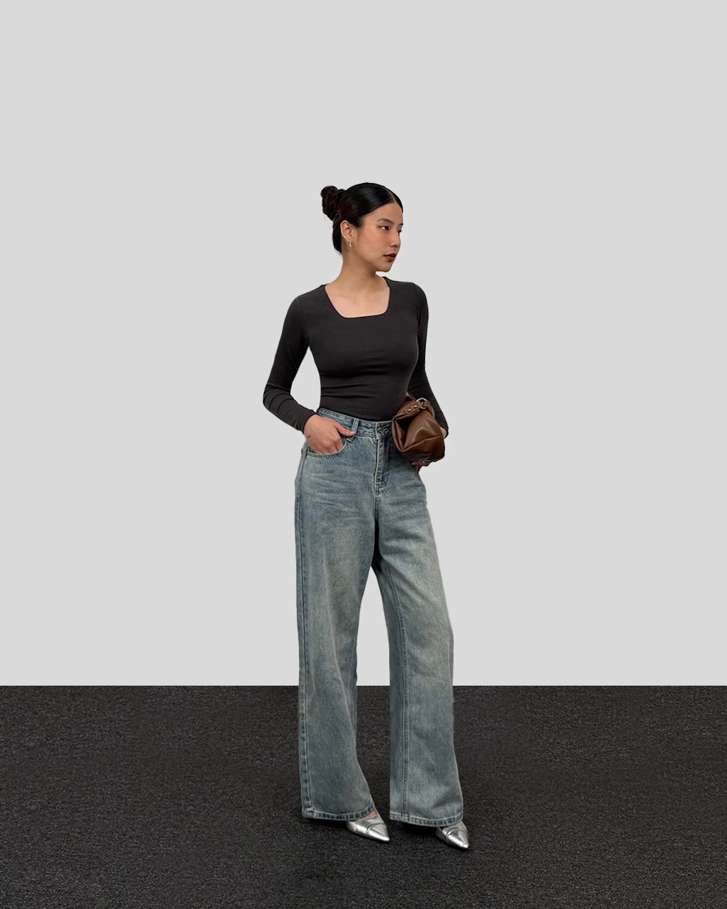 ECINOS - Fitted Open Back Longsleeved Tencel Top