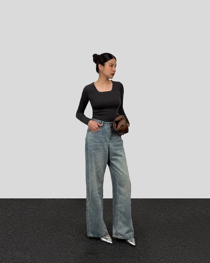 ECINOS - Fitted Open Back Longsleeved Tencel Top