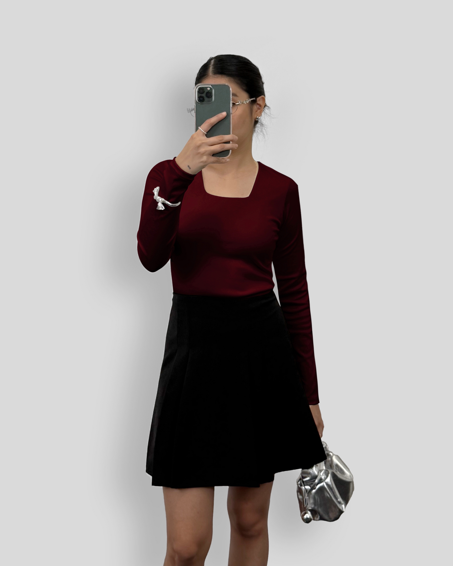 ECINOS - Fitted Open Back Longsleeved Tencel Top