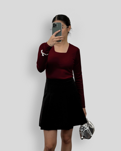 ECINOS - Fitted Open Back Longsleeved Tencel Top
