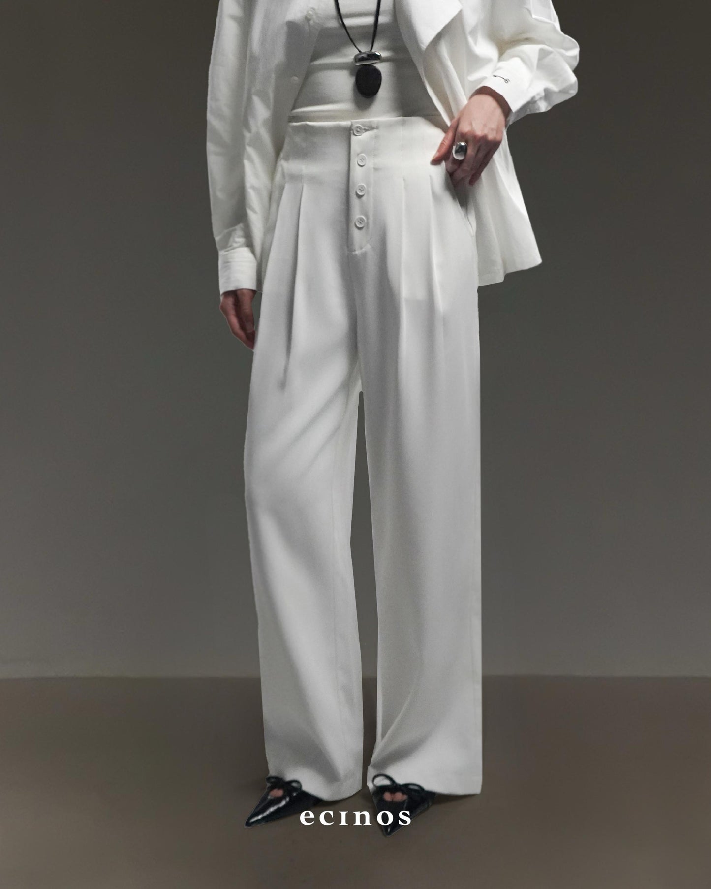 ECINOS - Peggy High-Waisted Pants