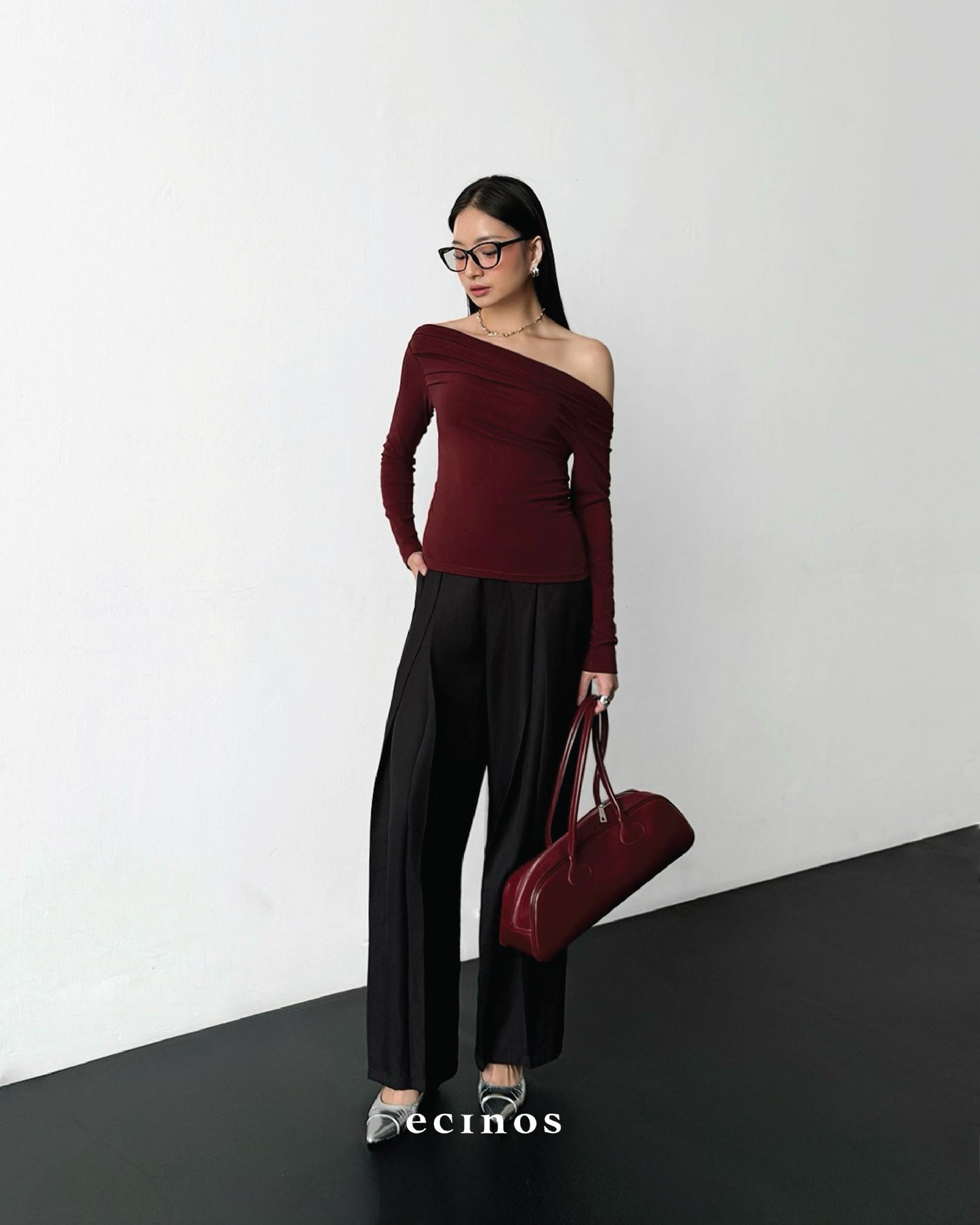 ECINOS - CORE Fitted Off Shoulder Tencel Top